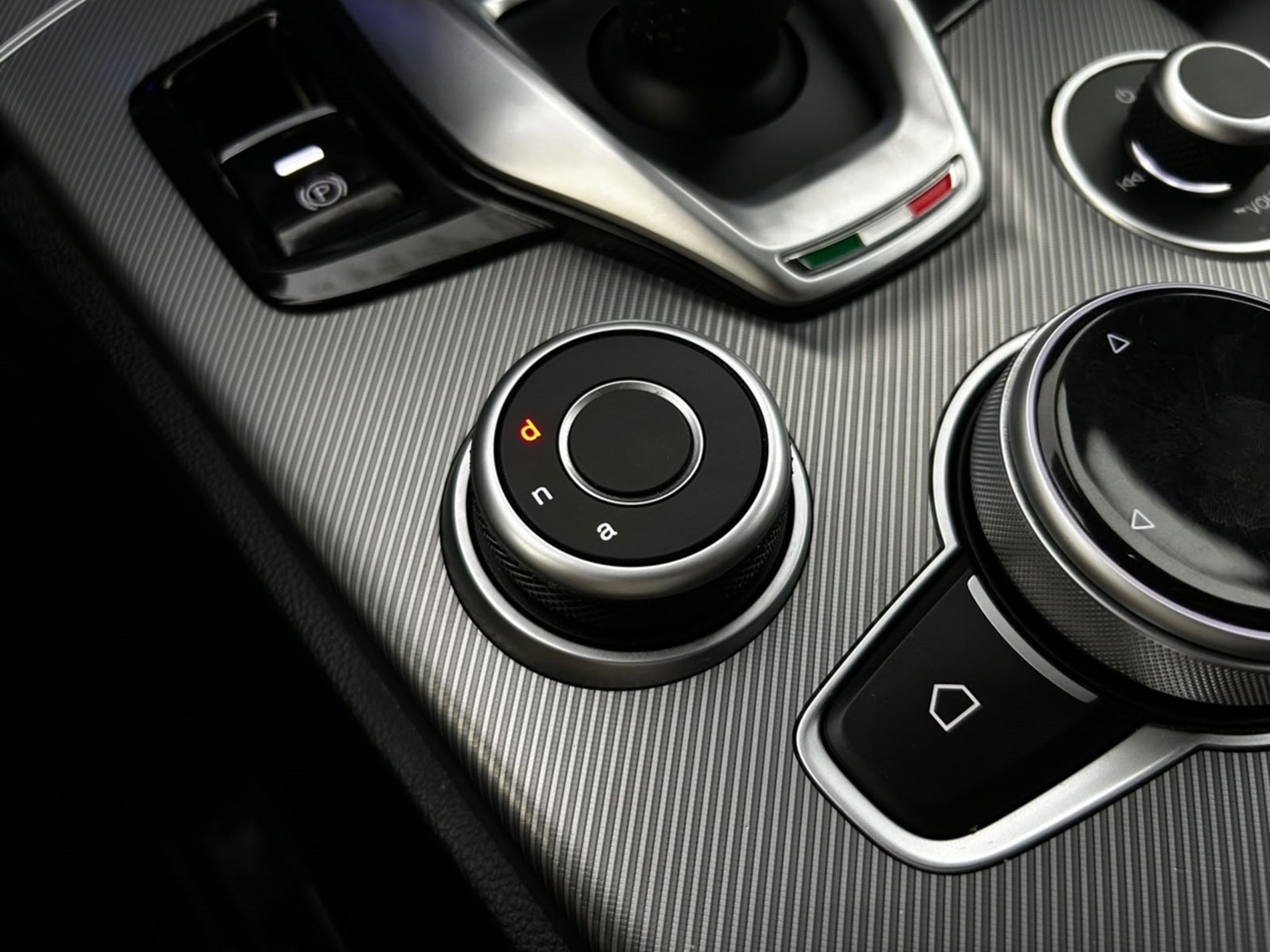 Stelvio 2.2 Veloce Q4 210cv - Autoviemme